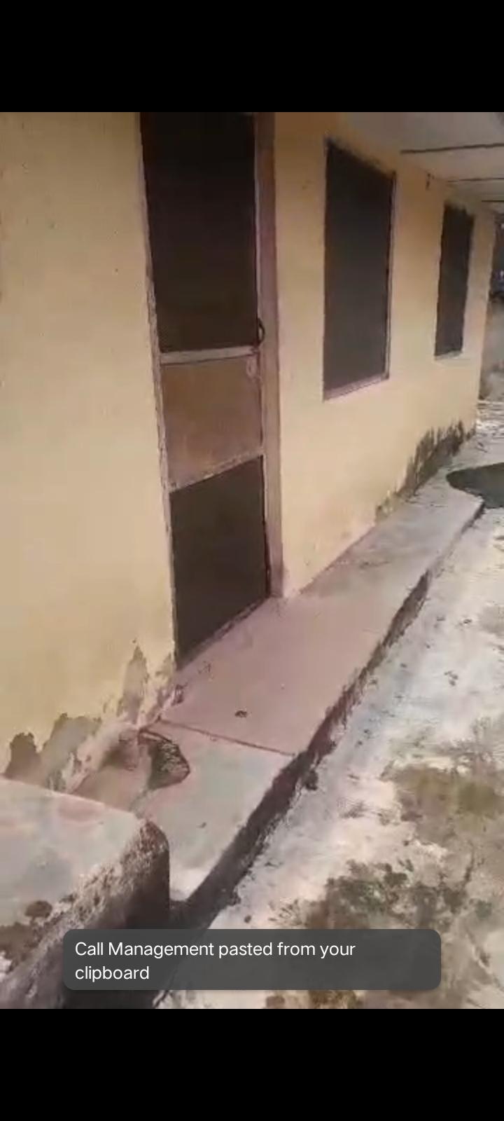 🏡 TO LET Neat Mini Flat 📍 Location: Oke-Afa, across close to Benson Akinyele Street, Lagos
