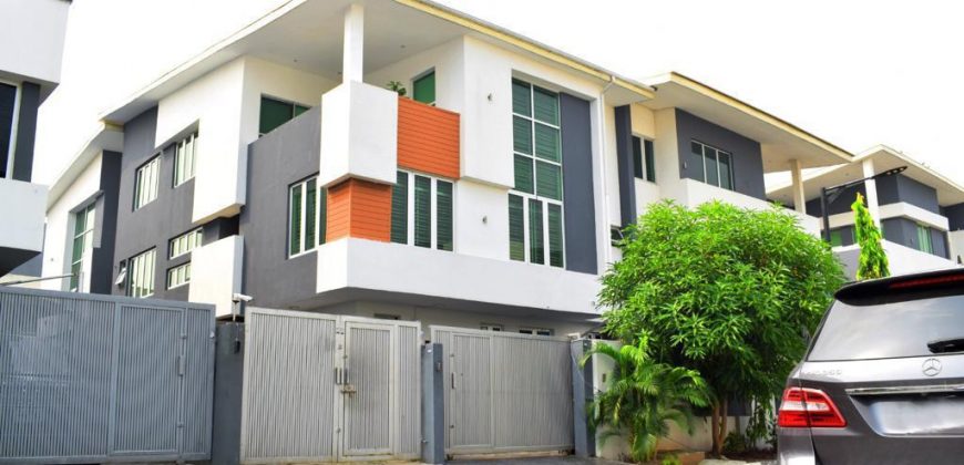 FOR SALE: Beautifully Built 5 Bedroom Semi-Detached Duplex with Staff Quarters in Richmond Gate Estate, Ikate Lagos